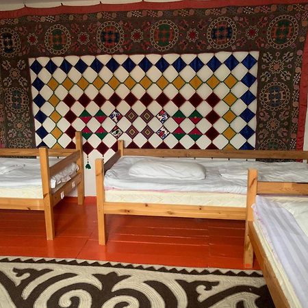 Naryn Guest House Extérieur photo
