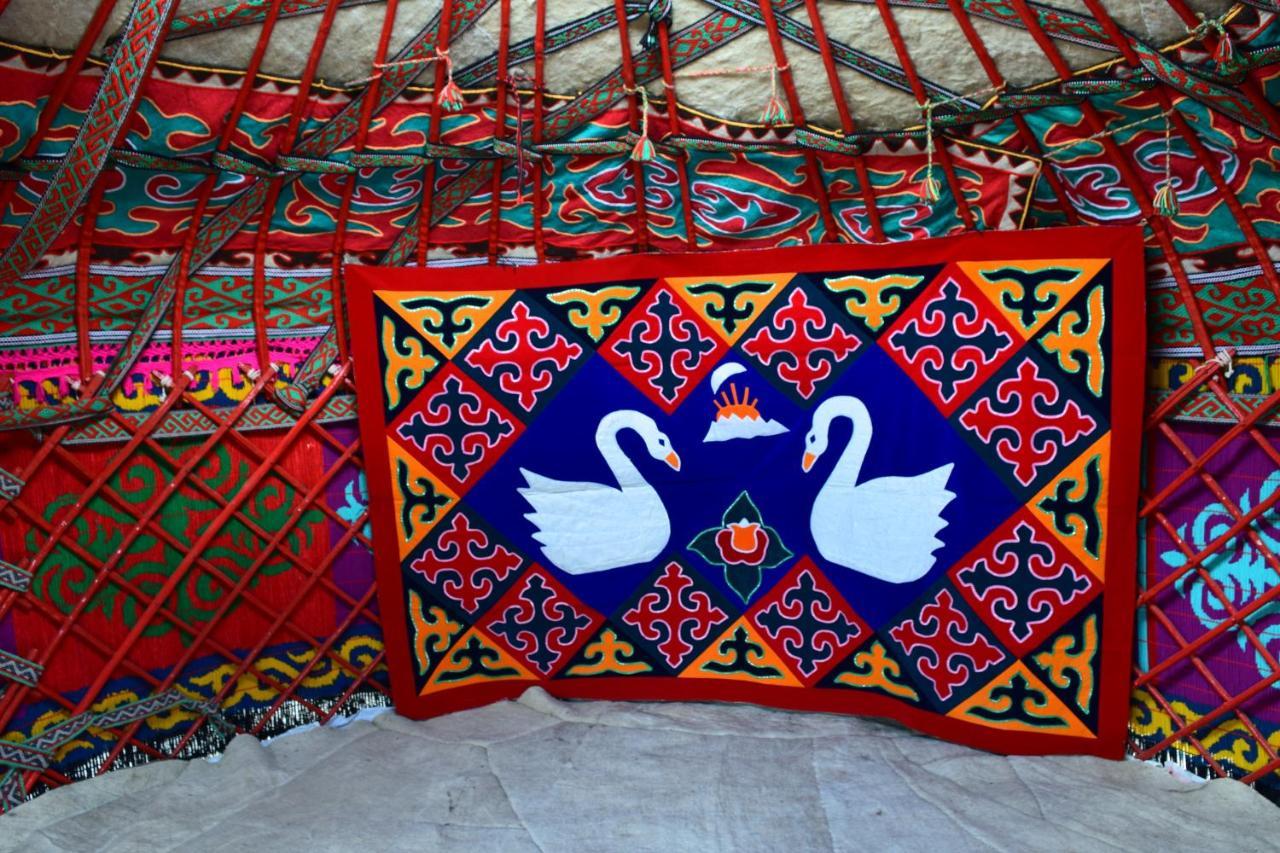 Naryn Guest House Extérieur photo