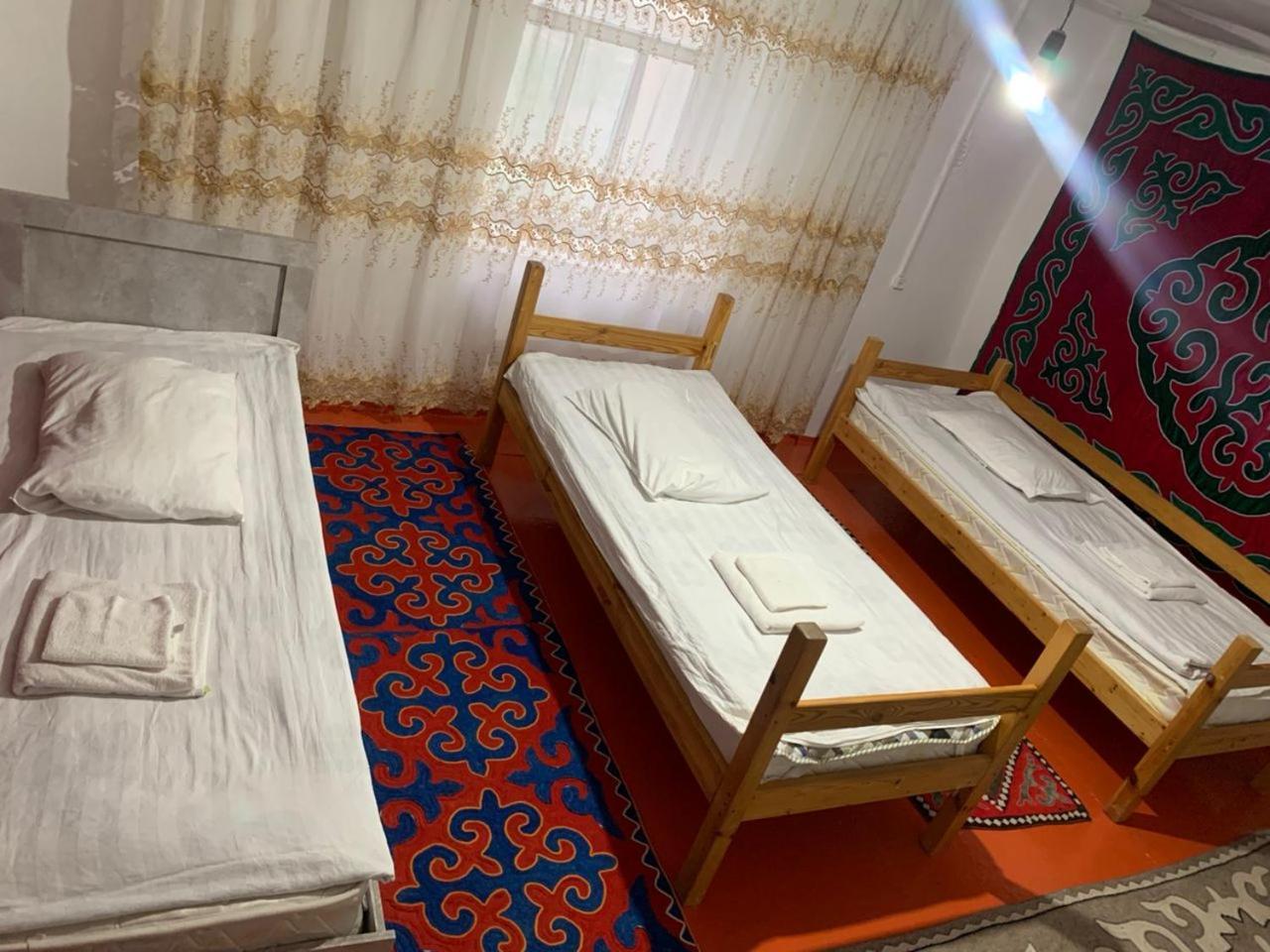 Naryn Guest House Extérieur photo