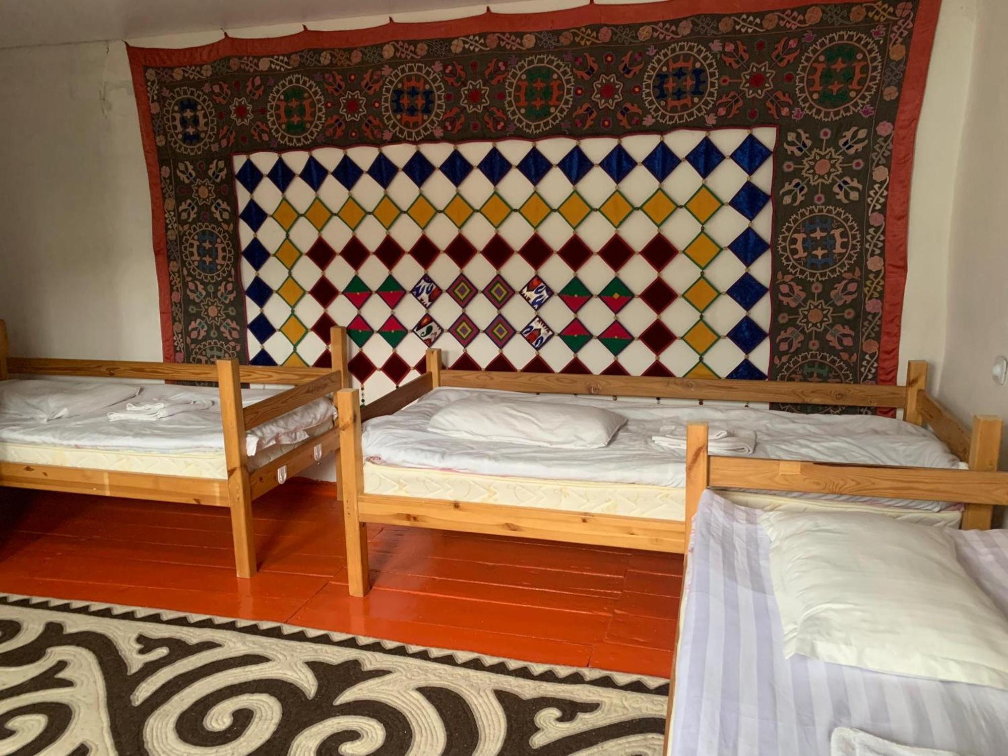 Naryn Guest House Extérieur photo
