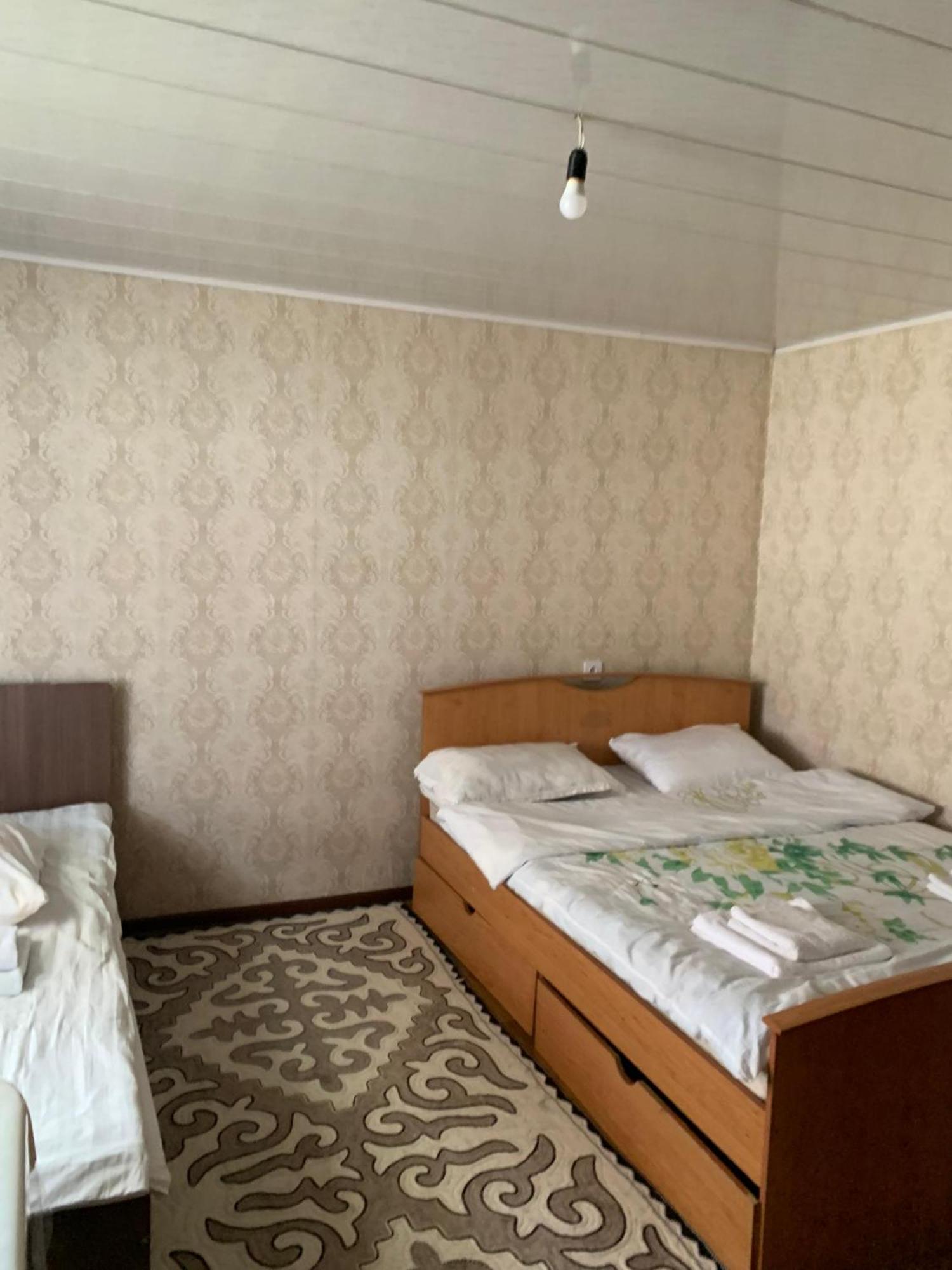 Naryn Guest House Extérieur photo